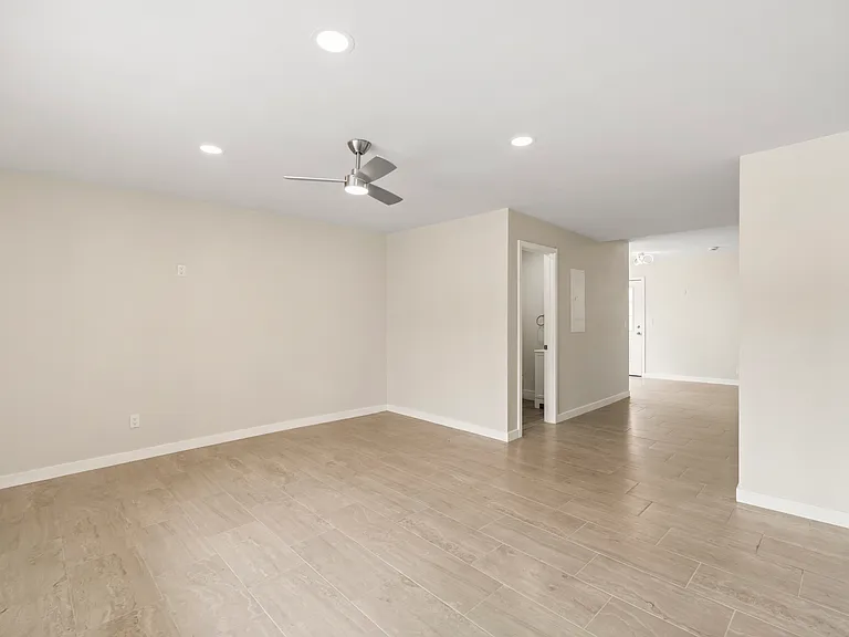 153 Dahlia Ave — Photo 9