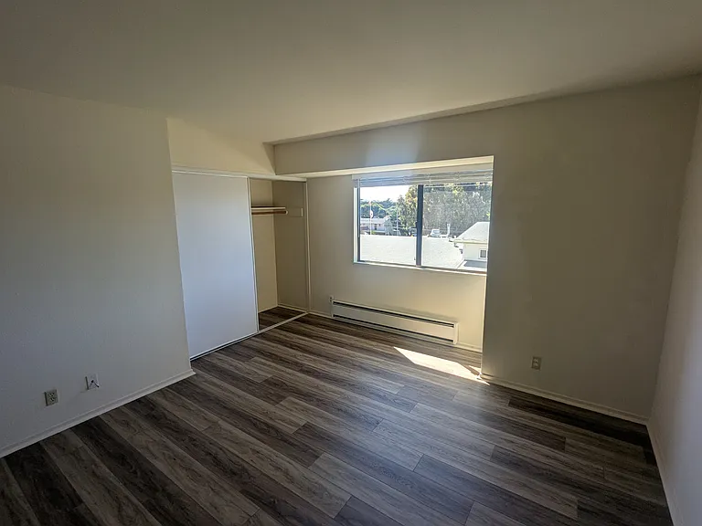 415 Dela Vina Ave #F — Photo 16