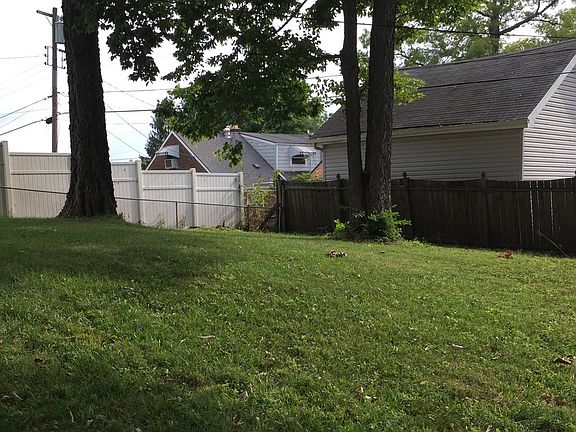 2nd image of 132 Murray Dr