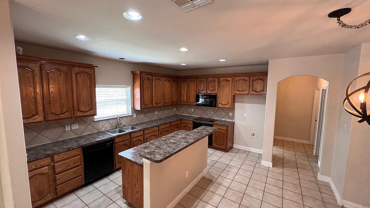 Building Photo - 1416 Snowberry Dr