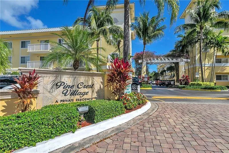2 bed, 1000 sqft, $2,350 — Photo 1