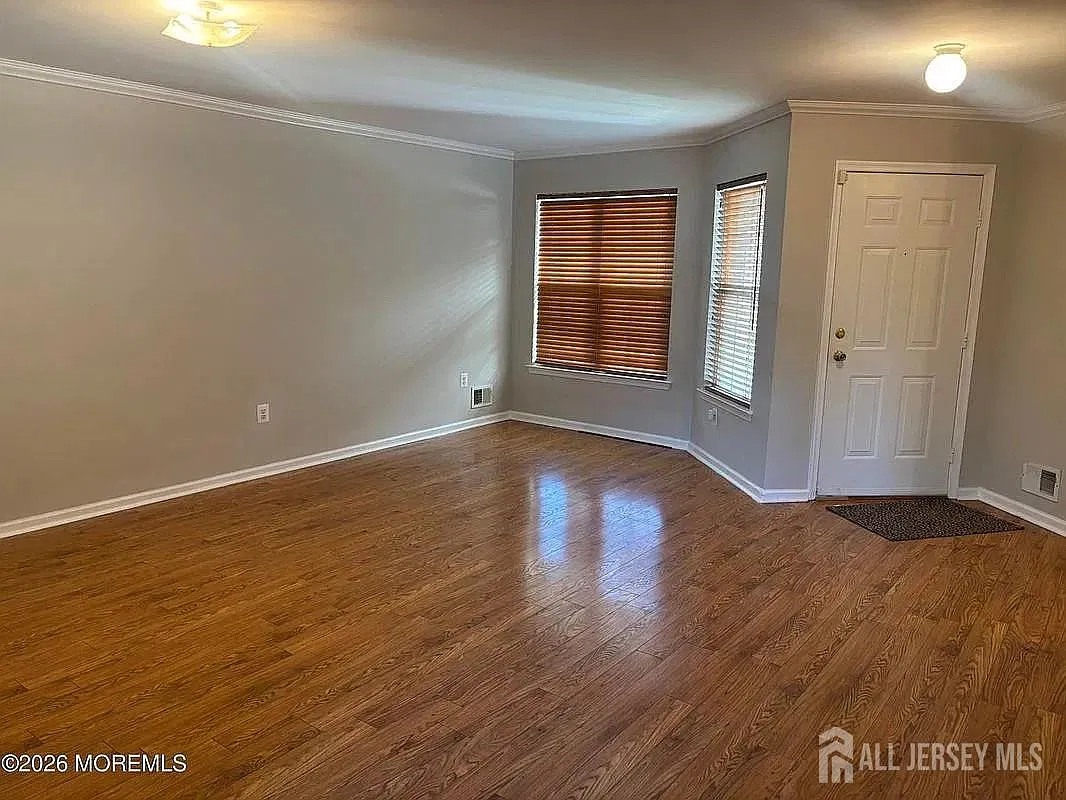 3 bed, 2.5 bath, 1711 sqft, $3,600 — Photo 3