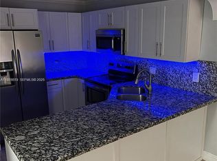 1075 W 68th St APT 218, Hialeah, FL 33014