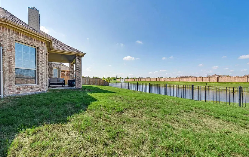 4 bed, 3.5 bath, 3530 sqft, $3,999 — Photo 2