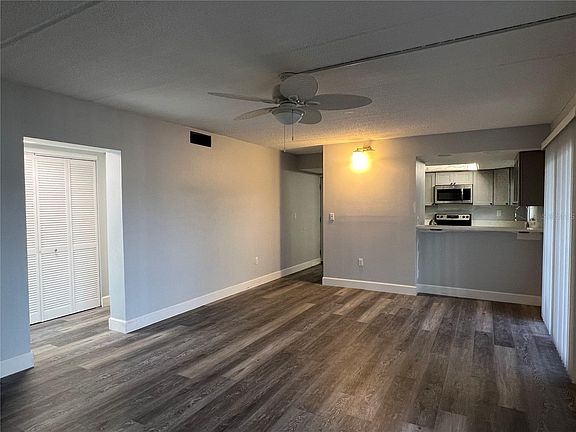 5th image of 8825 Bay Pointe Dr #1