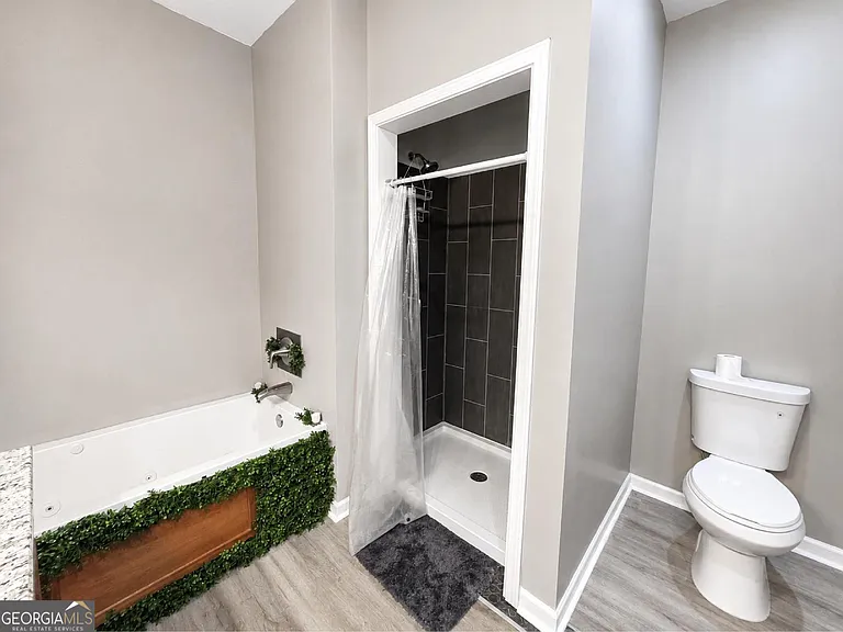 5589 River Rd #B — Photo 25