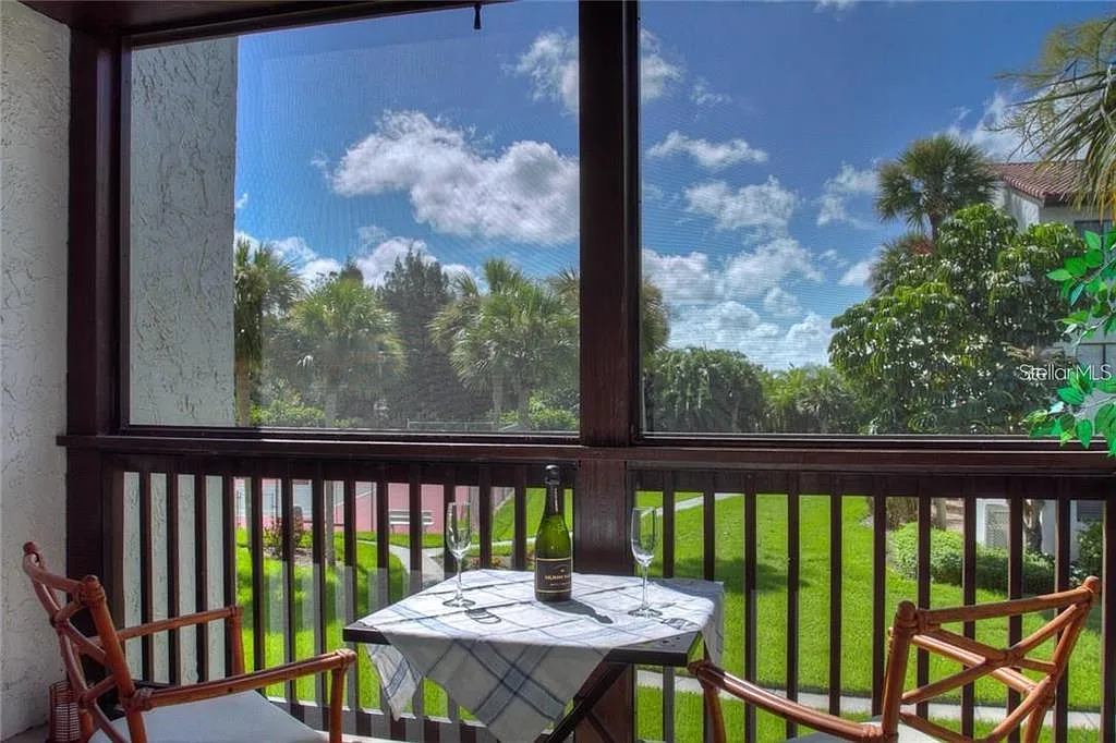 2 bed, 1.5 bath, 1152 sqft, $4,500 — Photo 3