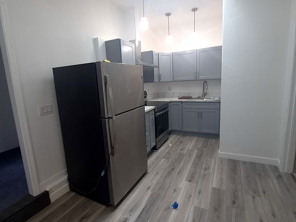 5th image of 2190 Zarazen Ave