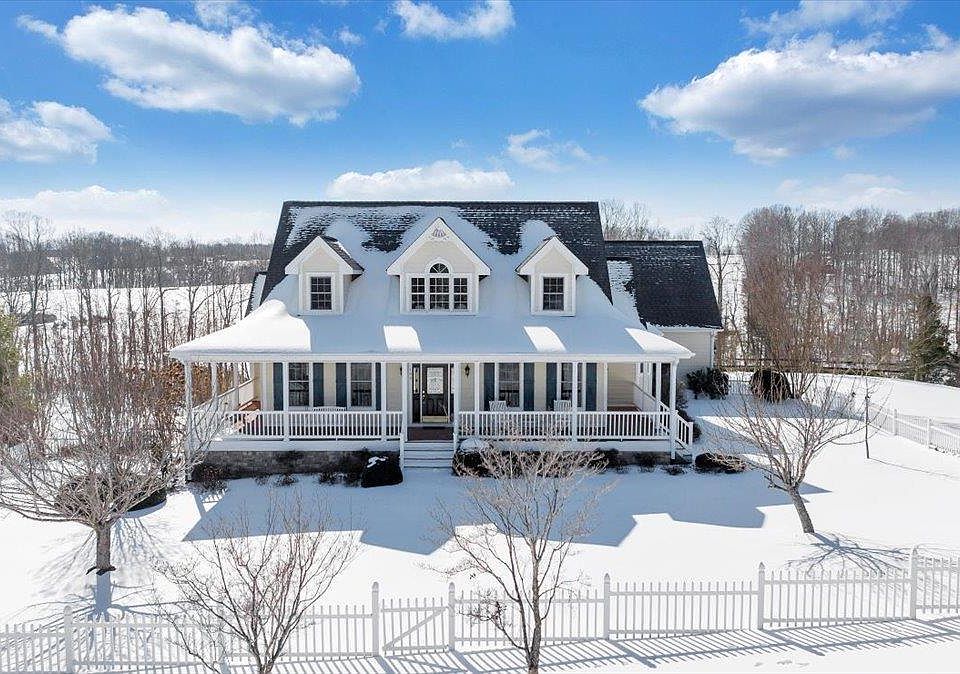 1st image of 100 Greystone Dr