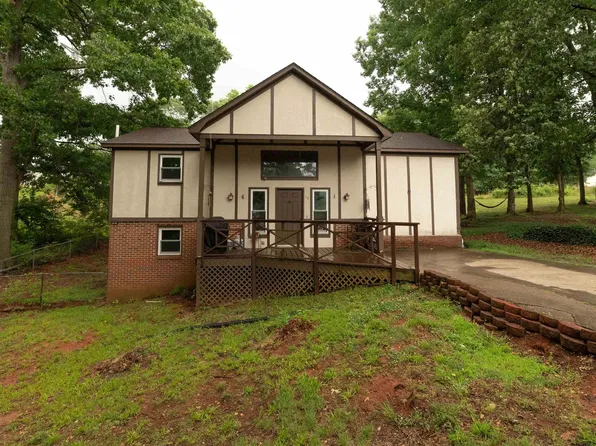 10 Danbury Ln, Mauldin, SC 29662