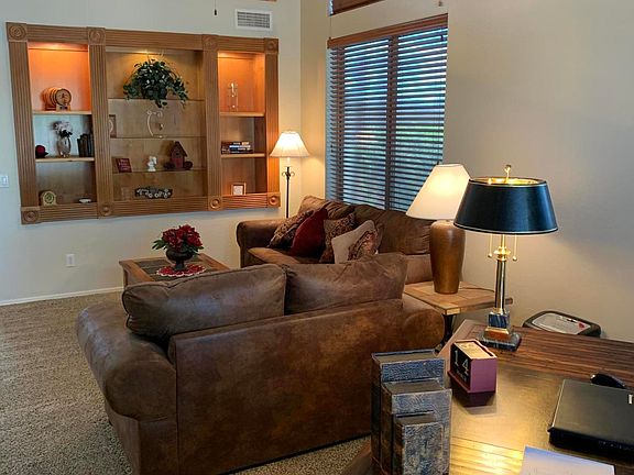 5th image of 3461 E Meadowview Dr