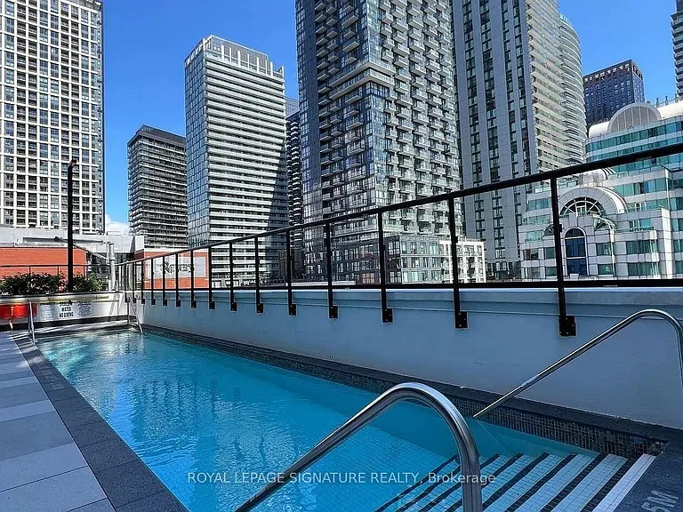 400 King St W #1519 — Photo 22