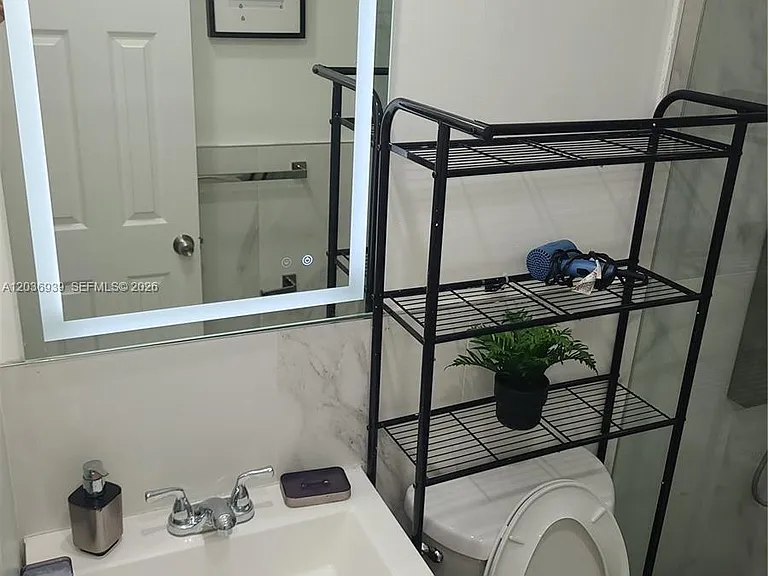168 NW 32nd St #6 — Photo 13