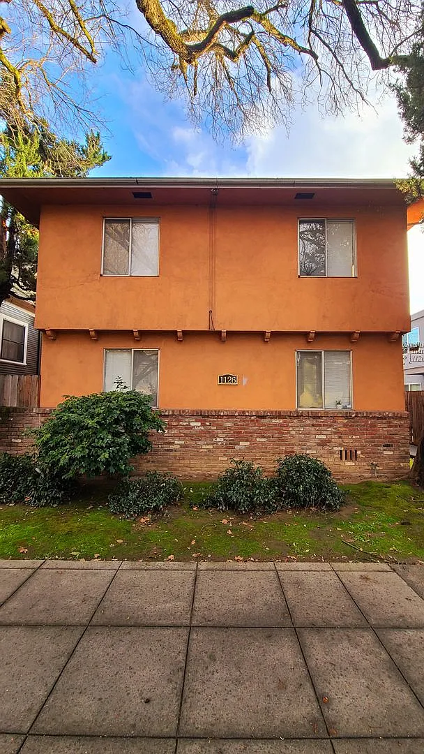 1126 T Street — Photo 1