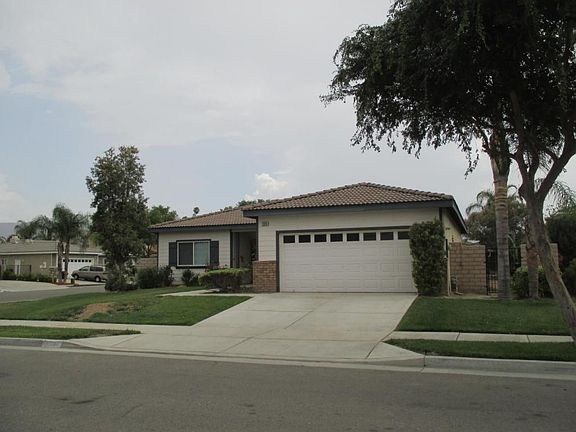2nd image of 1366 Sherman Ct