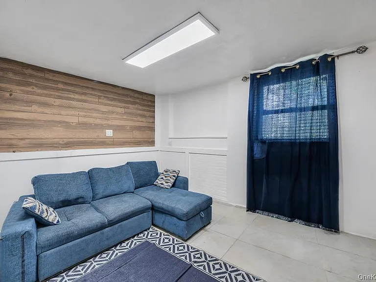 6 Ash Ln — Photo 22