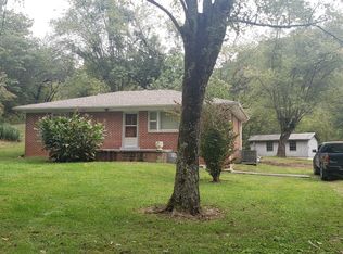 401 Possum Hollow Rd, Dowelltown, TN 37059