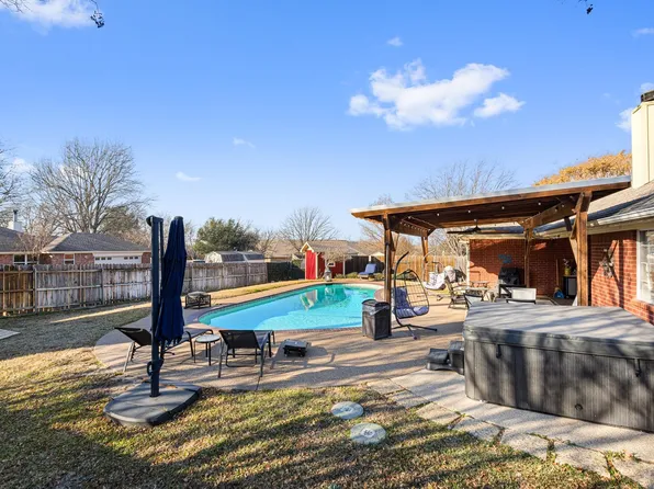 1701 Oakmeadow Dr, Decatur, TX 76234