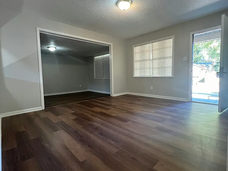 609 Semple Ave — Photo 5