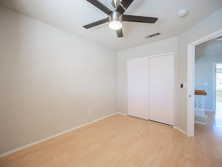 7660 Kalmalii Ave — Photo 22