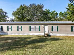 320 W Fernwood Ct, Defuniak Springs, FL 32433
