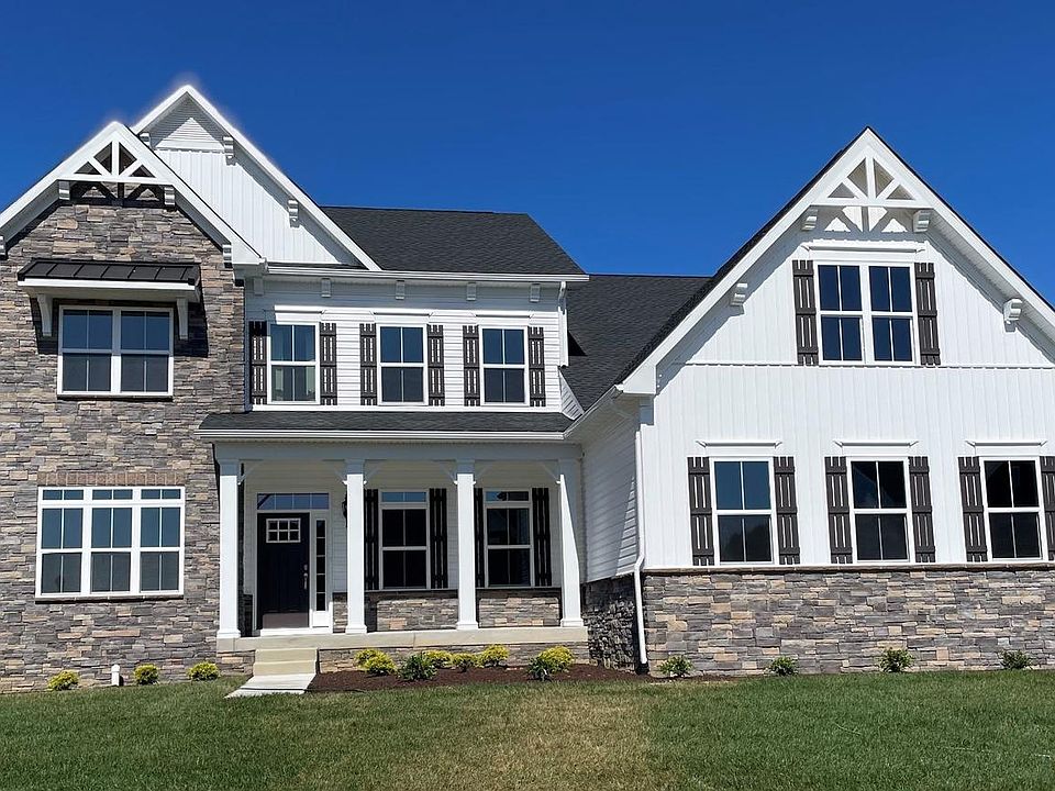 1st image of 851 Brookfield Dr