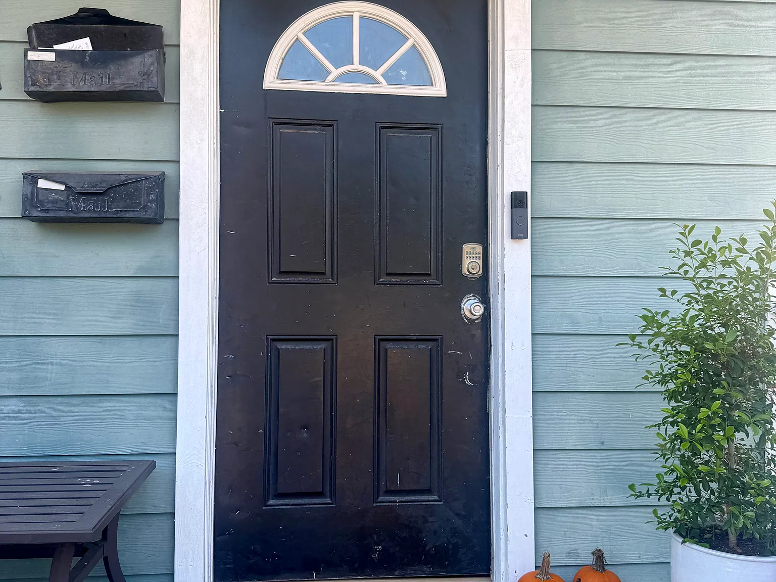 3 bed, 1000 sqft, $3,100 — Photo 2
