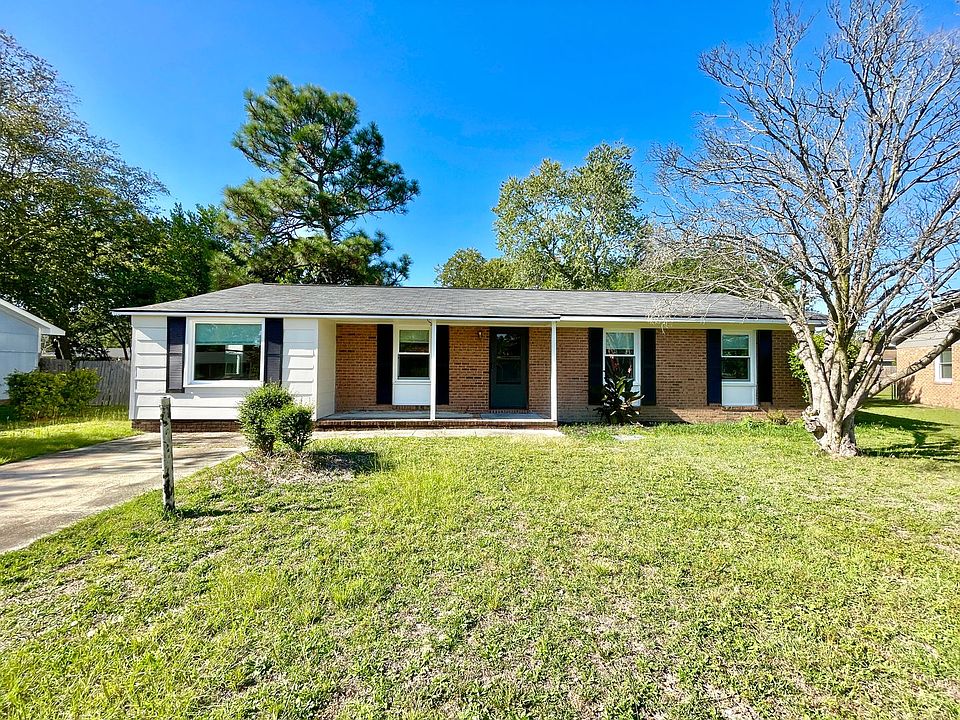 5929 Spinner Rd, Hope Mills, NC 28348 Zillow