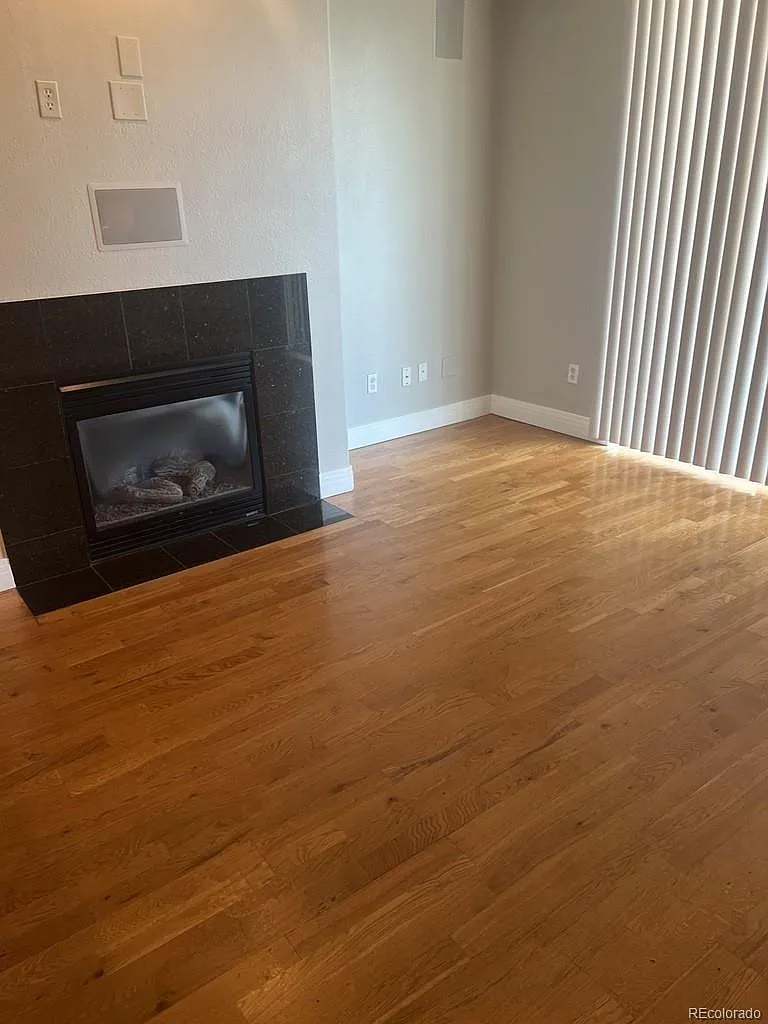 3 bed, 2.0 bath, 1376 sqft, $2,495 — Photo 4