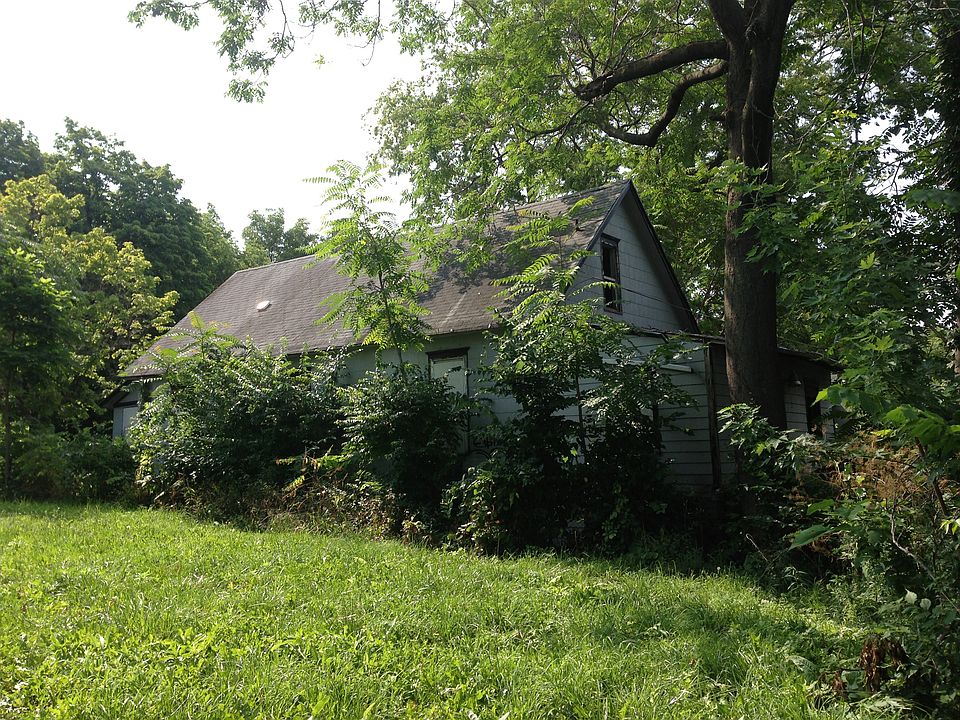 2nd image of 1832 Chelsea Ave