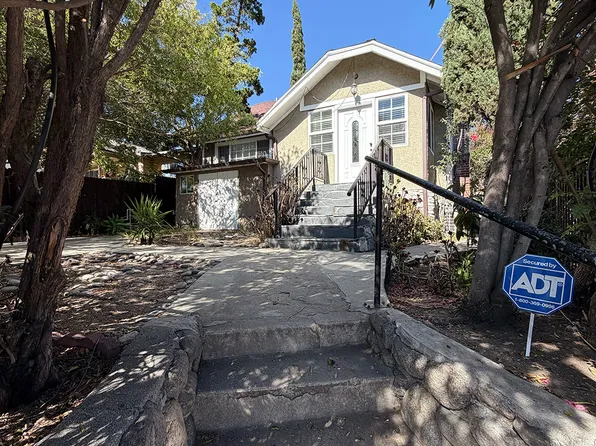 10102 Fernglen Ave, Tujunga, CA 91042