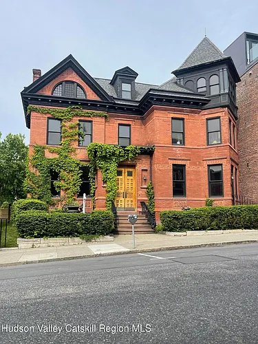 420 Warren St #3R Photo 1