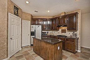 3rd image of 3004 Stinson Dr