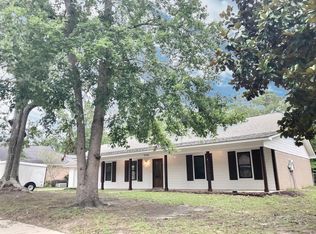 1346 Diller Rd, Ocean Springs, MS 39564