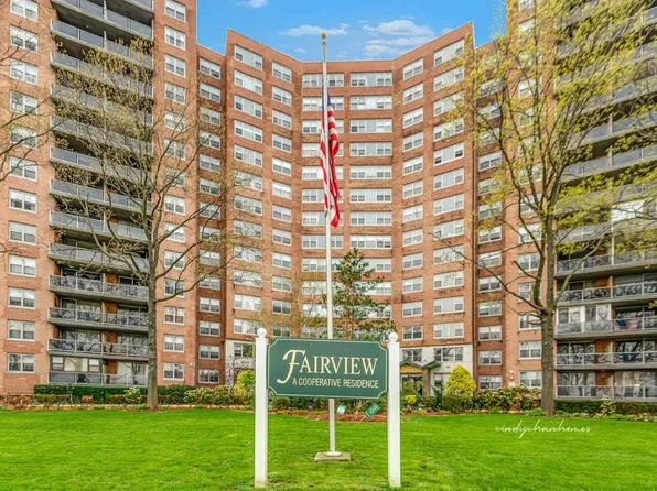 61-20 Grand Central Parkway image 1 of 21