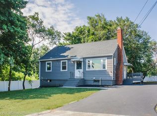 28 1/2 Macarthur Rd, Beverly, MA 01915