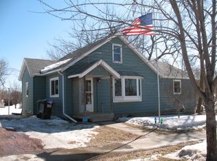 124 Bush St, Lakefield, MN 56150