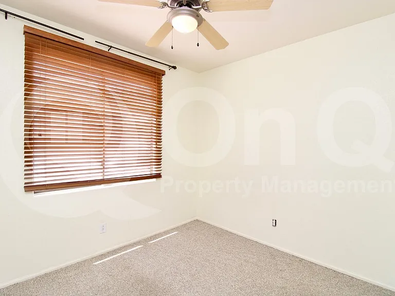 226 E Clairidge Dr — Photo 16