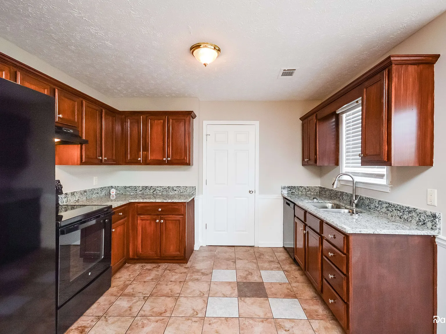 3 bed, 2.0 bath, 1398 sqft, $1,715 — Photo 3