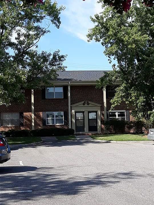 1st image of 1002 Willow Dr