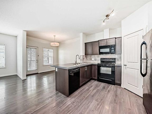 2nd image of 76 SW Copperpond Lndg SE