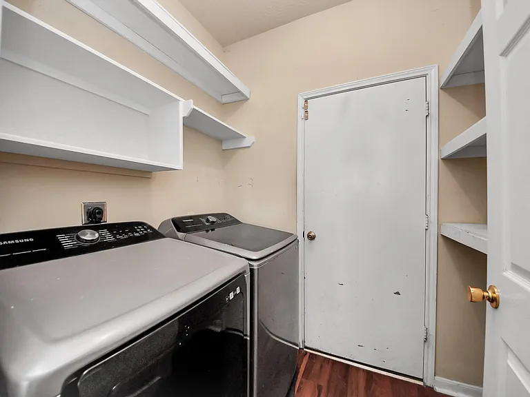 530 Majestic Ridge Dr — Photo 20