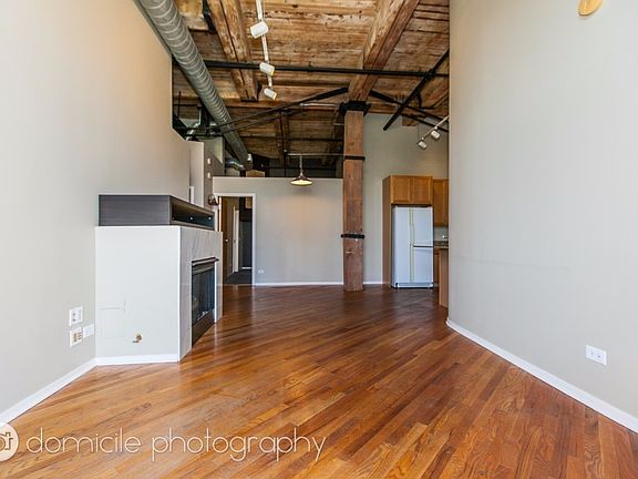 4th image of 1550 S Indiana Ave #4TWELVE