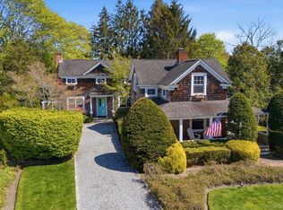 517 Montauk Hwy, East Quogue, NY 11942
