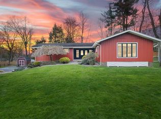 17 Scenic Dr, Poughkeepsie, NY 12603