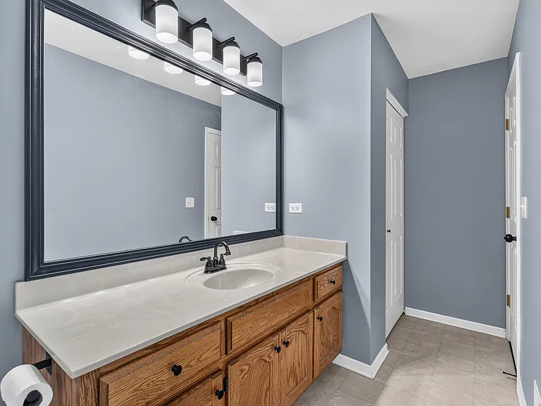 Clover Dr — Photo 14