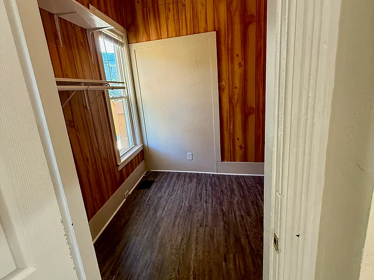 Walk in closet