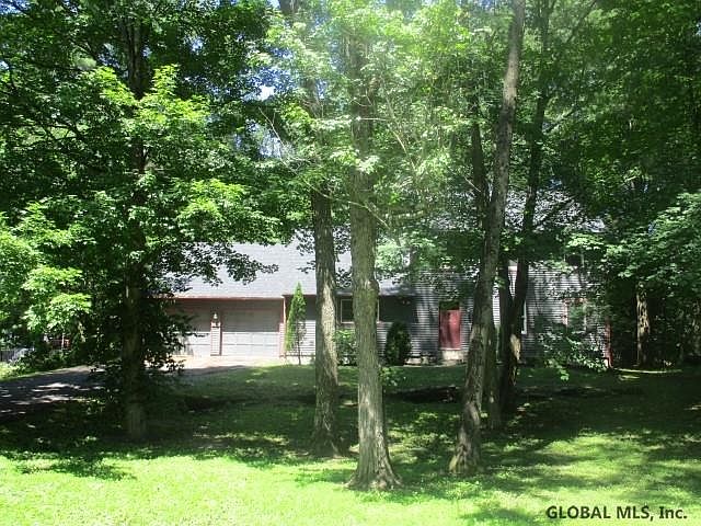1st image of 54 Fieldstone Dr