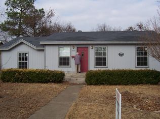 1030 W Houston St, Paris, TX 75460