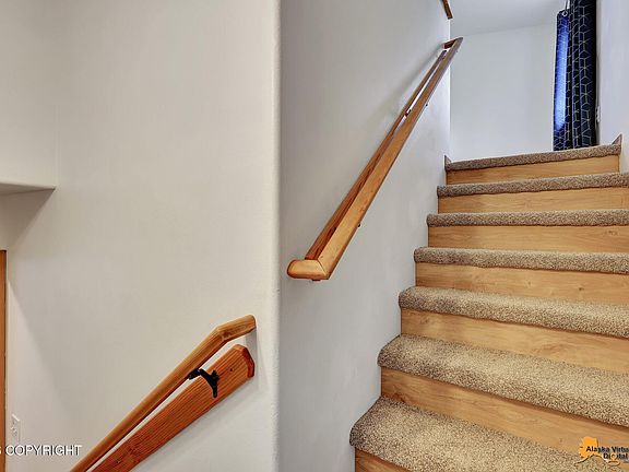4th image of 1050 E Onyx Cir